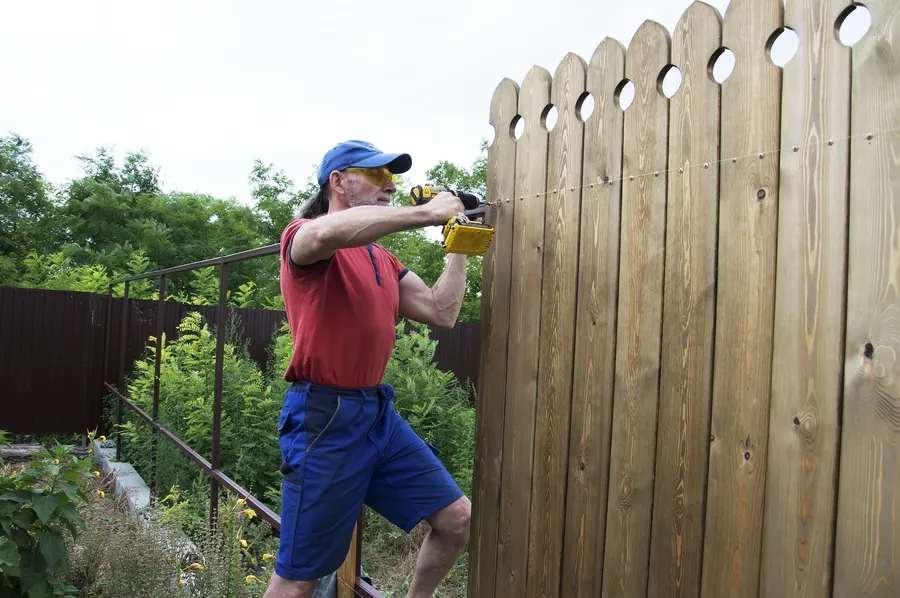Choosing The Right Materials For Fence Repair Projects Jacksonville, FL