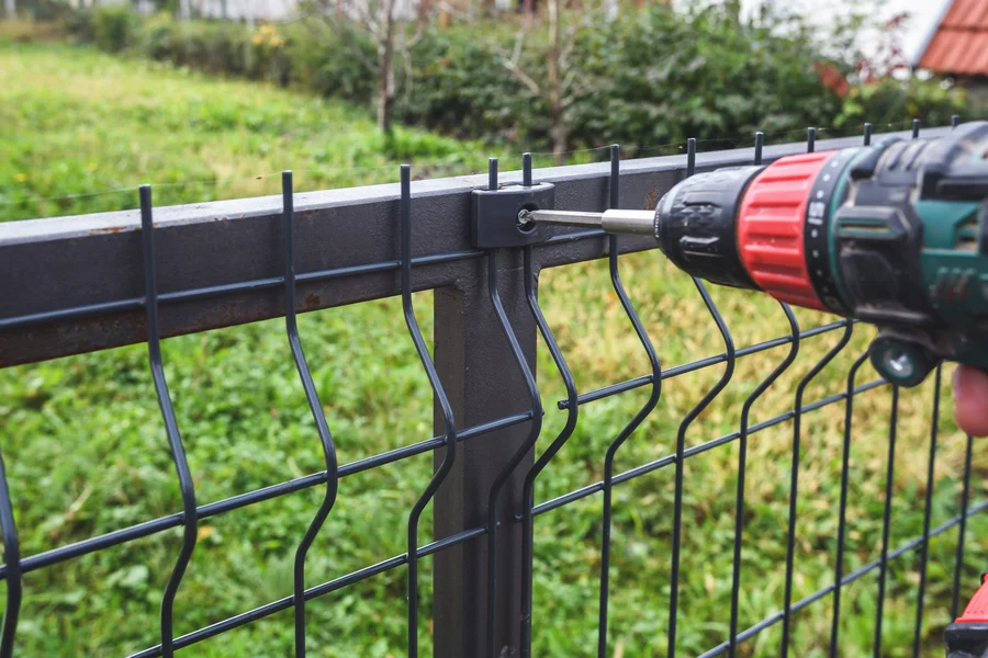 Why Proper Fence Repairs Matter For Property Boundaries in Jacksonville, FL